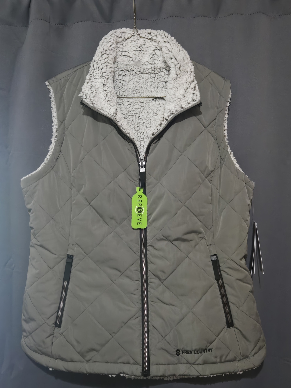 Free Country Women's Stratus Lite Reversible Quilted Vest.